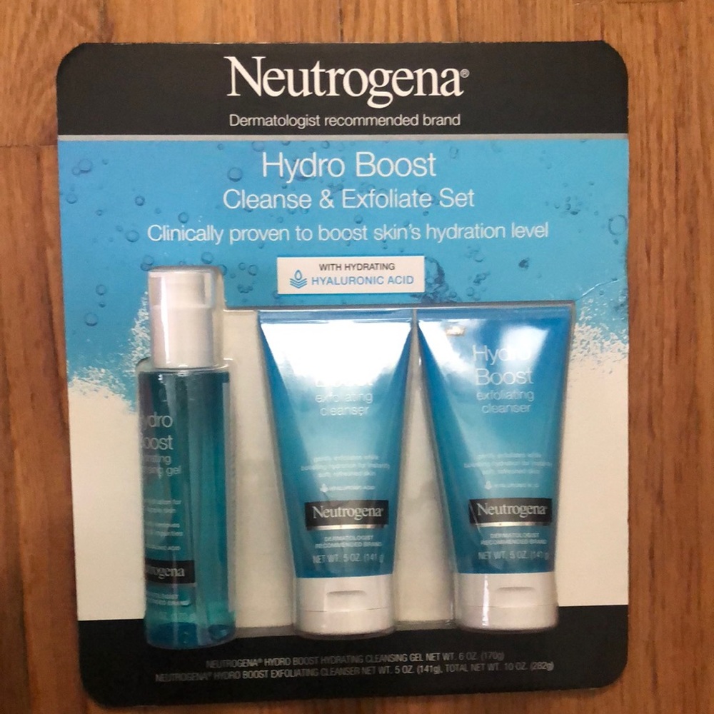 Neutrogena Hydro Boost Cleanse and Exfoliate Set with Hyaluronic acid